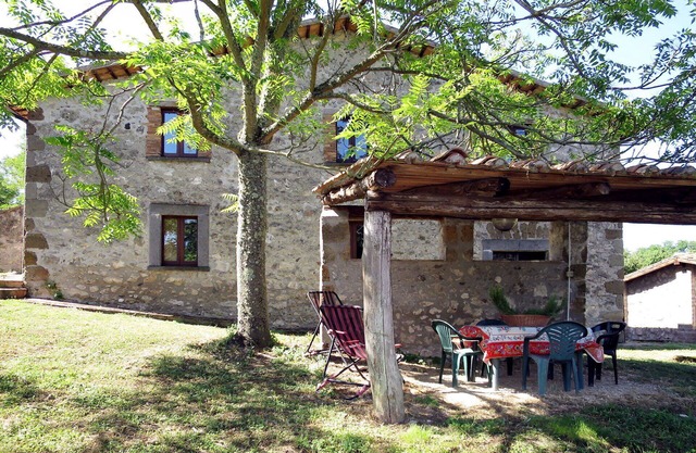 Gemütliche Wohnung in einem Ferienhaus für 2 Leute mit Pool, W-LAN, Innenhof und Parkplatz