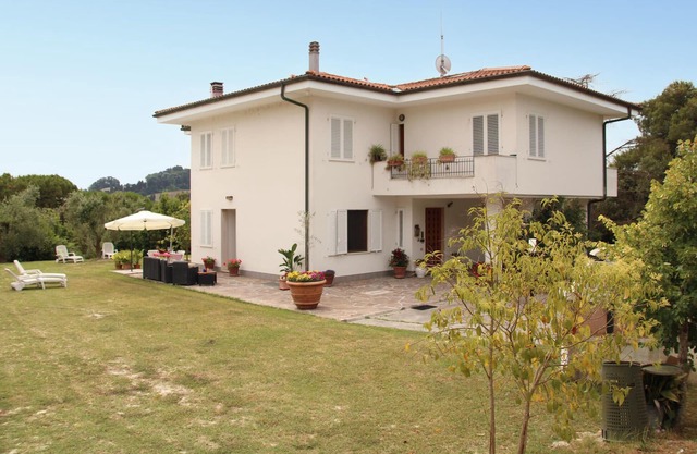 Lovely apartment in Collesalvetti