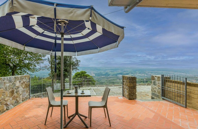 Angenehme Wohnung für 2 Leute mit W-LAN, Pool, TV, Terrasse, Haustiere erlaubt und Parkplatz