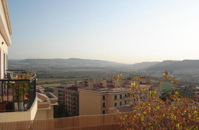 Lovely apartment near airport and Nations Park, with garage