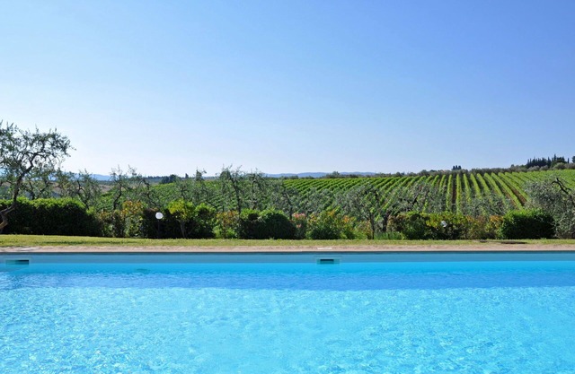 Herrliche Wohnung mit Klimaanlage, Pool, W-LAN, Panoramablick und Parkplatz, bei Greve In Chianti