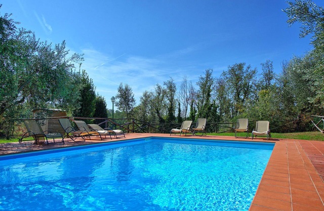 Schöne Wohnung mit W-LAN, Pool, TV, Haustiere erlaubt, Panoramablick und Parkplatz, bei Florenz