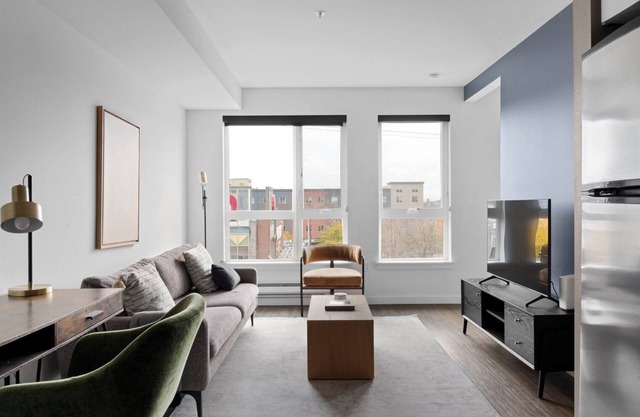 Lovely Ballard 1BR w/ Lounge & BBQ, nr Shopping & Bars, by Blueground