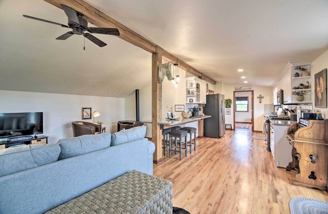 Lovely Barn Loft w/ Mountain Views on Horse Estate