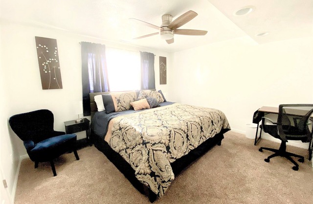 Lovely Basement Suite-2 bedrooms/1 bath with FULL kitchen and laundry!!!