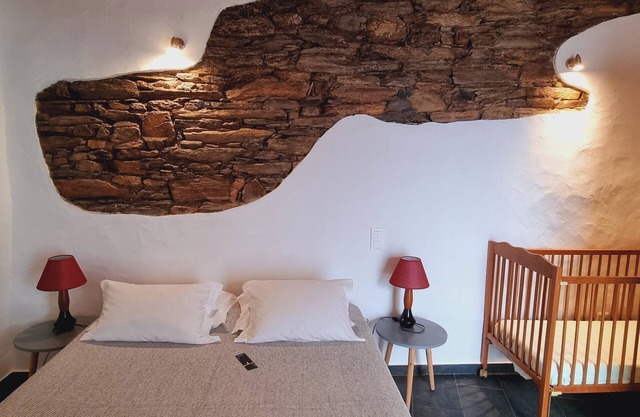 Lovely Bed House with one room in Monsaraz Castle