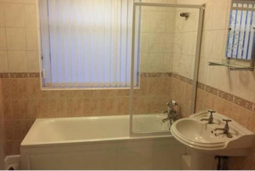 Lovely Big Room in Leicester