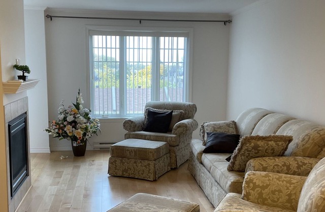 Lovely & bright Condo.. you will love it