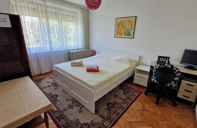 Schöne zentrale Wohnung mit kostenlosem Parkplatz inklusive!