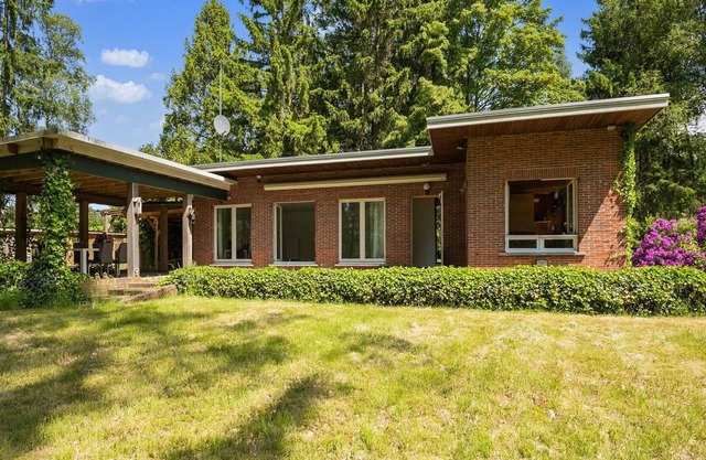 Lovely chalet in Arendonk with terrace