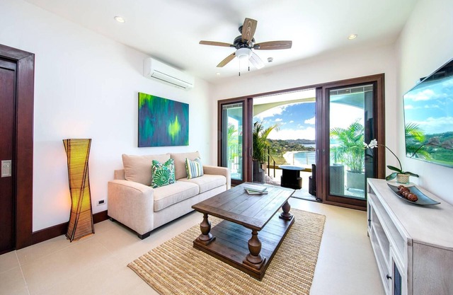 Ocean view condo, Infinity Pool, Breakfast included, Close to Playa Flamingo
