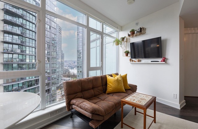 Lovely condo the best location in downtown Vancouver.