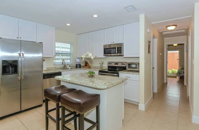 Lovely ❤ Cottage near the Beach & Downtown SRQ.