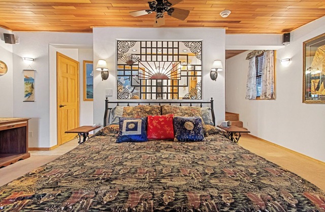 Lovely Couples Suite with Amazing Views and Privacy
