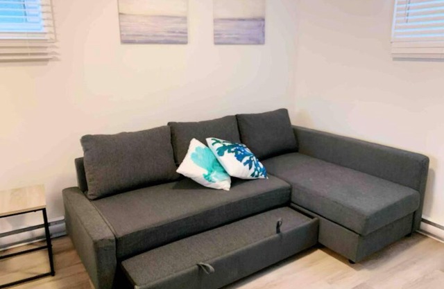 Lovely Cozy Getaway with Free Parking Included