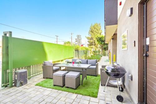 Lovely Family Home Near Universal with Patio and Games