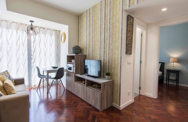 Lovely Flat. Perfect for 2. Completely restored. Great location.