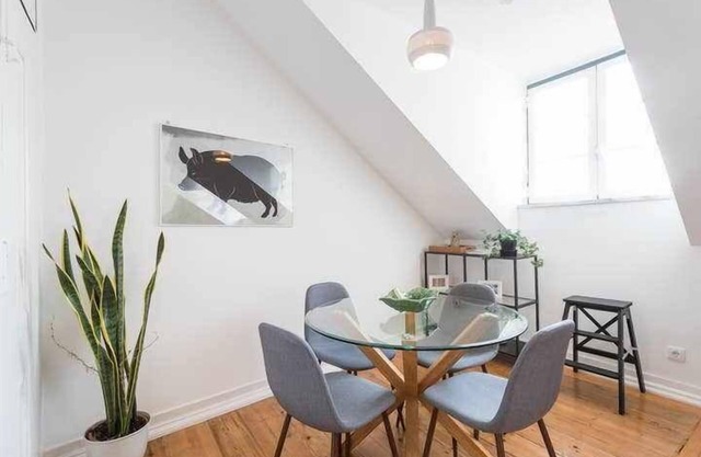 Lovely Flat with A/C Great Location Strong Wi-Fi