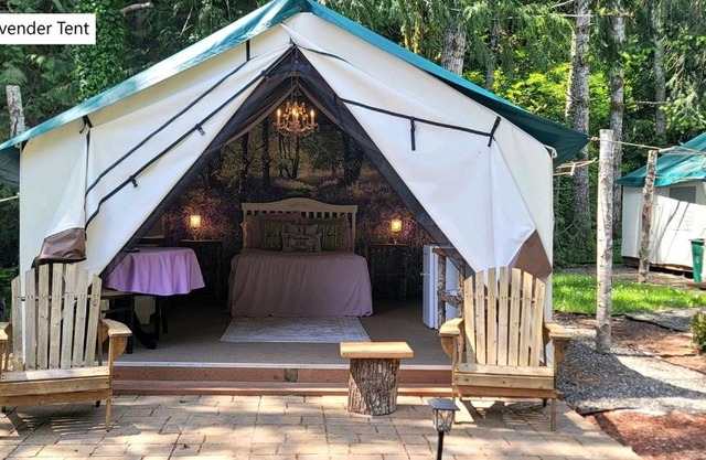 Lovely Glamping Tents for Romantic Weekends in Nature in Washington