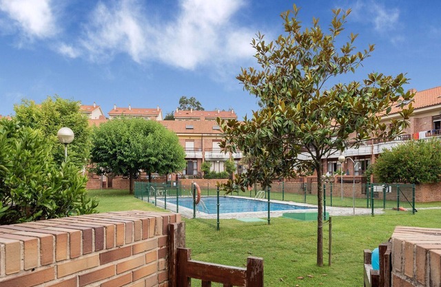 Lovely Holiday Home in Loredo a stonethrow from the beach & communitary pool!