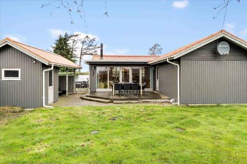 Lovely Holiday Home On The Beach At Tørresø