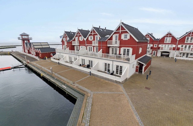 Lovely holiday home with harbor view