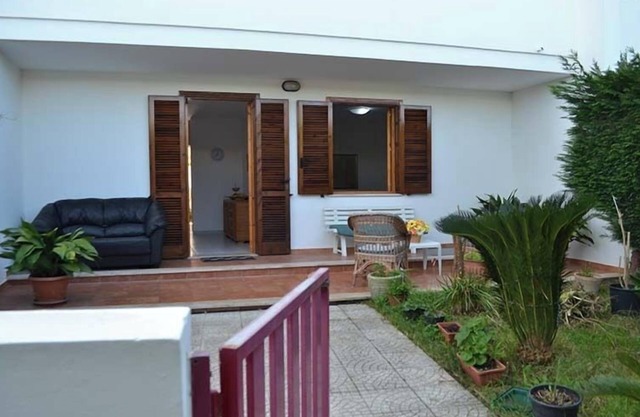 Wunderschöne Ferienwohnung "Casa a Torre dell'Orso PT55" mit Garten