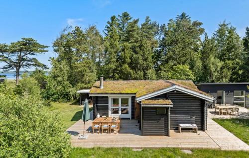 Lovely Home In Højslev With Kitchen