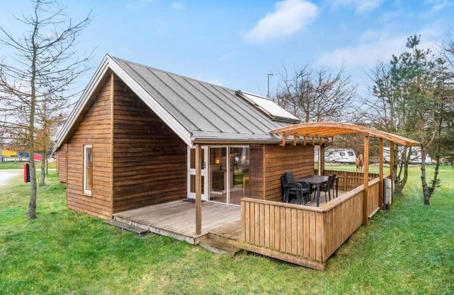 Lovely Home In Hanstholm With Wifi
