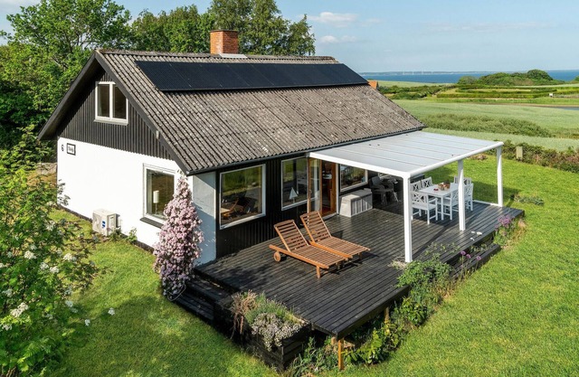 Tolles Haus in Knebel mit Meerblick