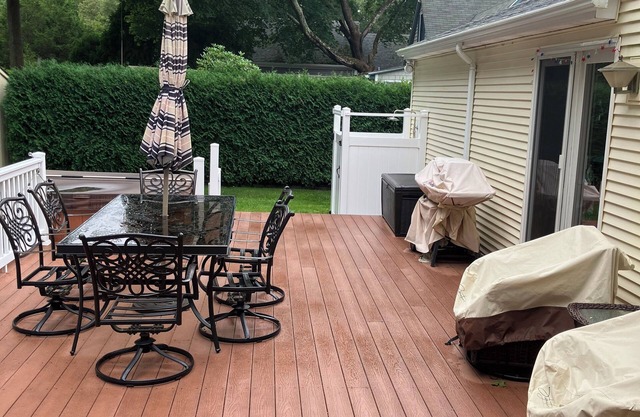 Lovely home minutes from Narragansett Bay, 19 minutes to Newport, sleeps 10