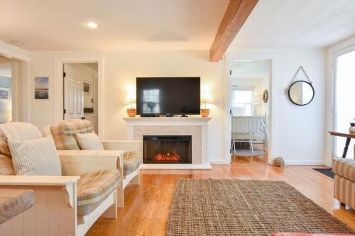 Lovely Home Minutes from Beach in Chatham