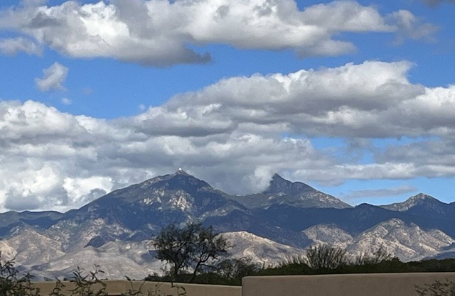 lovely inside and outside, great views and TUBAC, AZ location