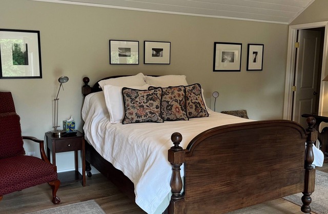 Lovely Land Park Cottage