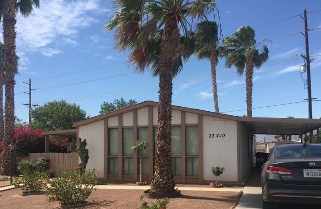 Lovely Landscaped Private Yard Snuggled In The Sunny Desert