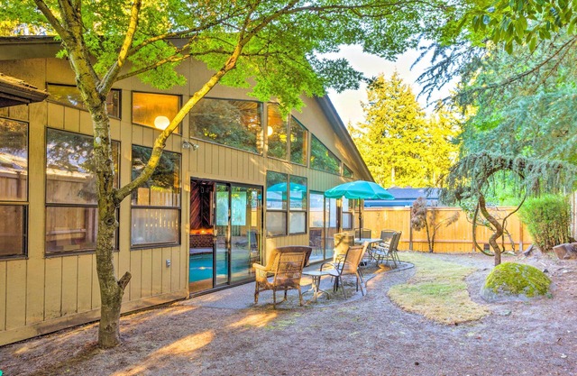 Lovely Manorwood Home w/Private Indoor Pool!