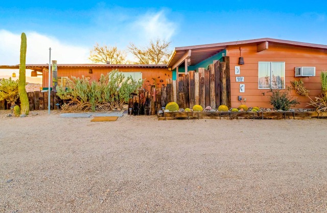 Lovely mountain view abode with pool, hot tub, fireplace & W/D - dog-friendly