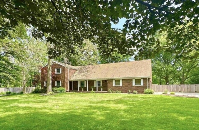 Lovely neighborhood. Near hospitals. Weekly and Monthly rates available.
