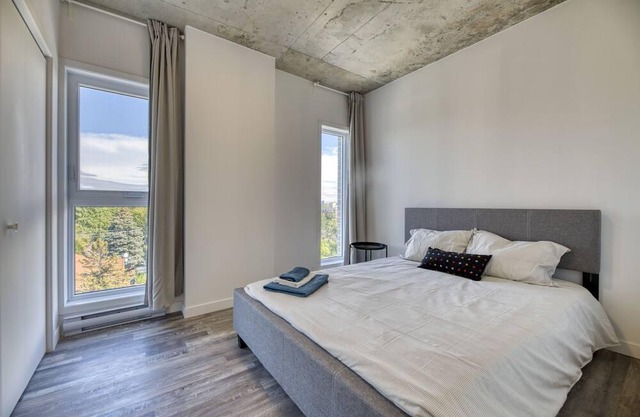Lovely new condo