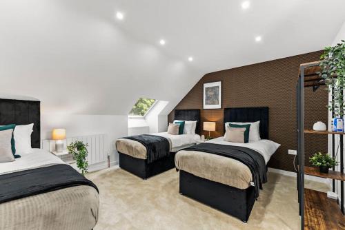 Lovely Nottingham Abode - Sleeps 15 - Parking