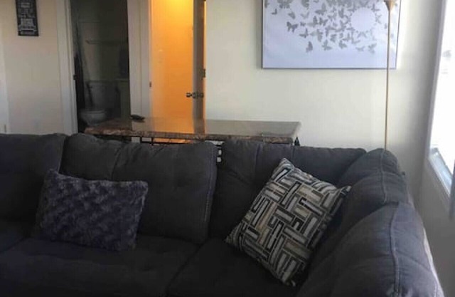 Lovely one bedroom with free parking