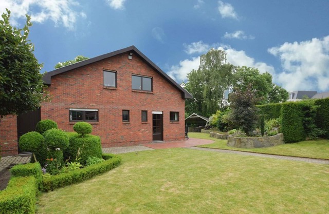 Lovely, original home with large garden in the centre of Merksplas.