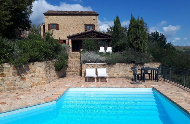 Restauriertes Landhaus mit privatem Swimmingpool und hübscher Aussicht