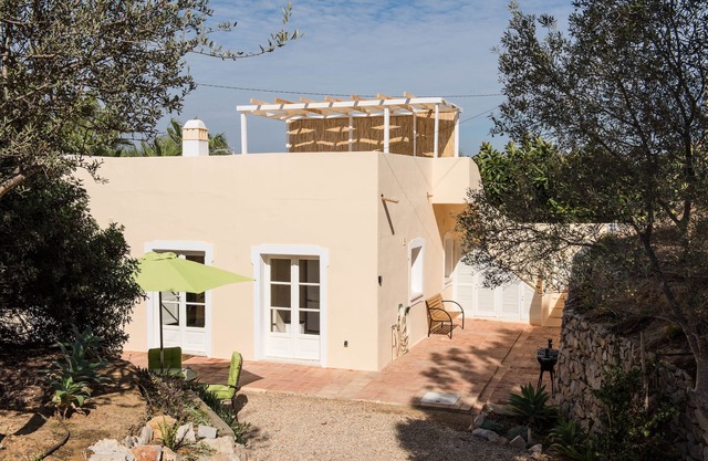 Schönes portugiesisches Haus mit herrlichem Blick von der Dachterrasse bis zum Meer