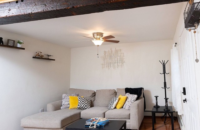 Lovely, quiet 2 bed 1 bath home