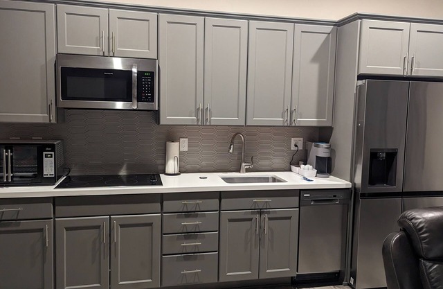 Lovely quiet private guest house 20 min from Reno located in Sparks