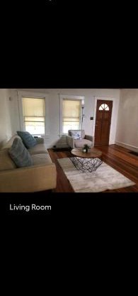 Lovely Renovated 2 Bedroom House with private parking