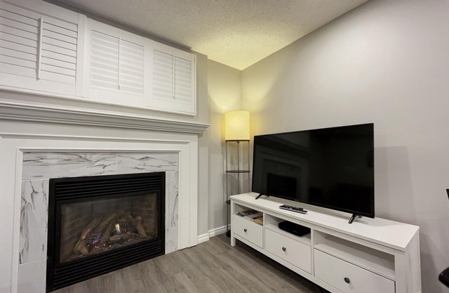 Lovely renovated 3-bedroom in South-Central Edmonton