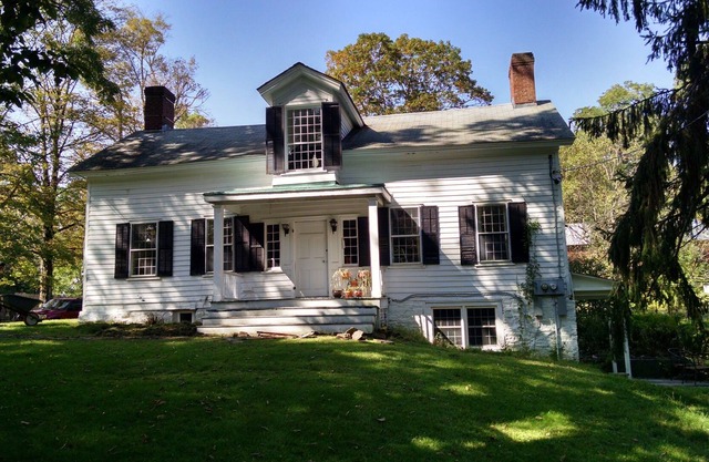 Lovely Rhinebeck Village Apartment
