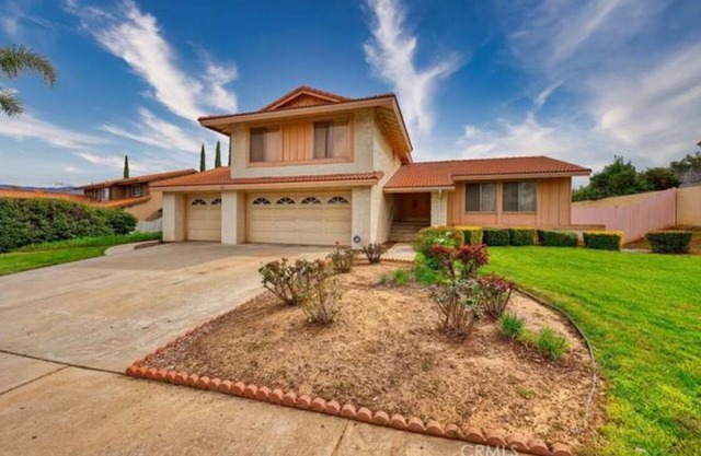 Lovely Room in Redlands 1